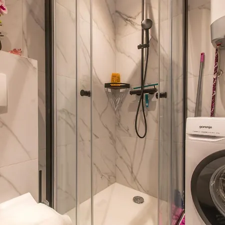 Luxury Monika With Shared Pool Apartman *
