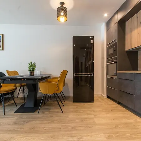 Apartament Luxury Monika With Shared Pool Makarska