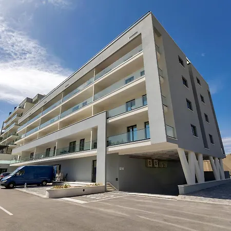 Luxury Monika With Shared Pool Apartament Makarska