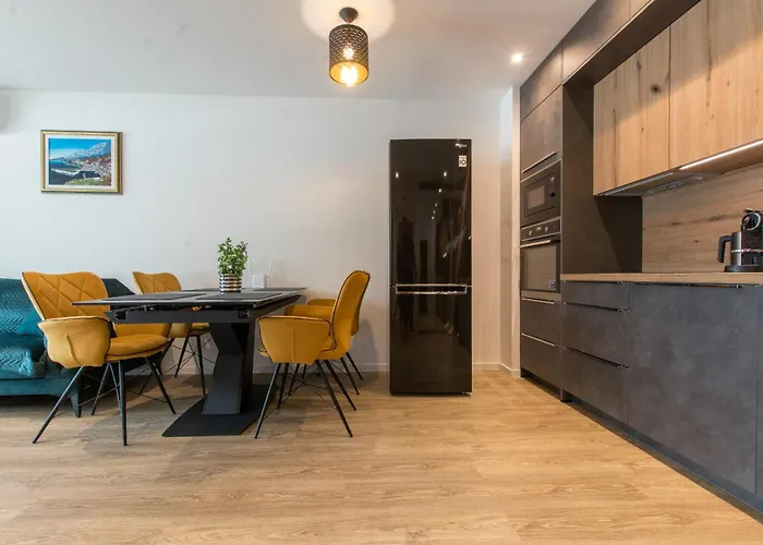 Apartament Luxury Monika With Shared Pool Makarska