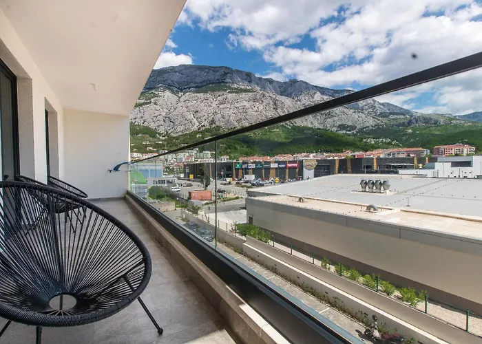 Luxury Monika With Shared Pool Apartament *