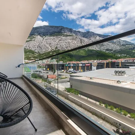 Luxury Monika With Shared Pool شقة *